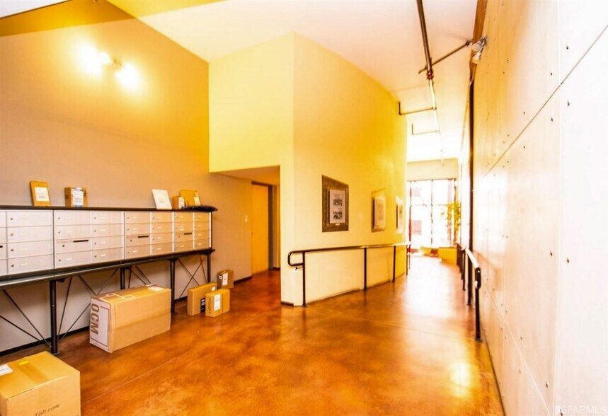 Building Photo - 18 Lansing St