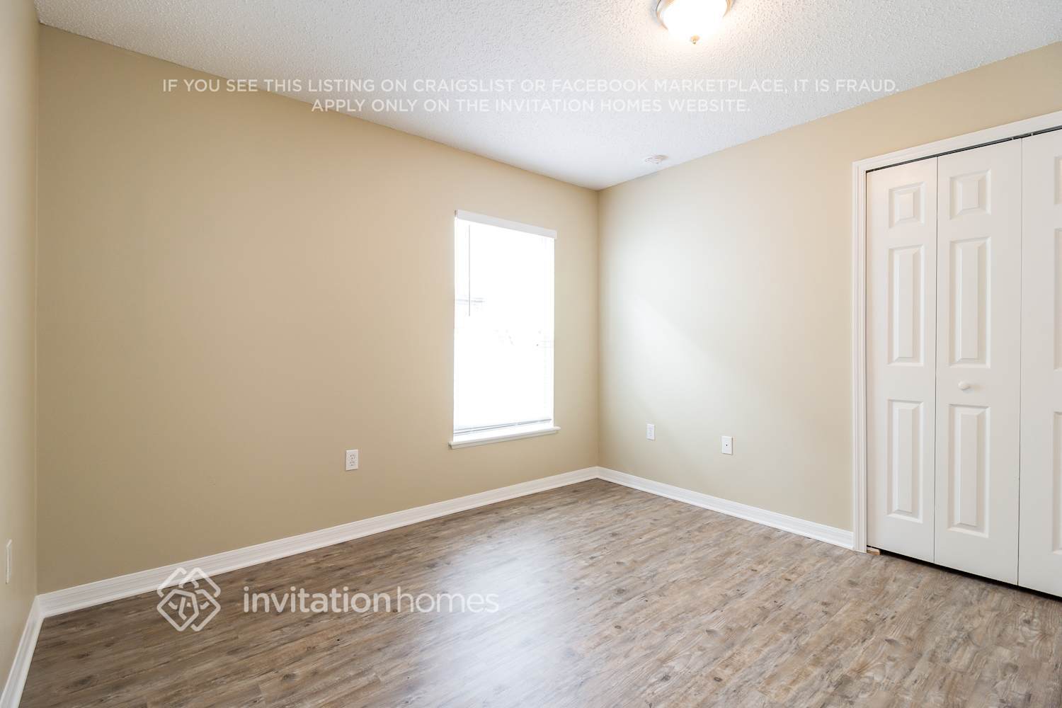 Building Photo - 1924 Corner Glen Dr