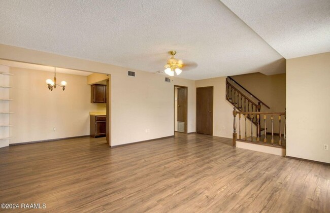 Building Photo - 200 Lodge Dr