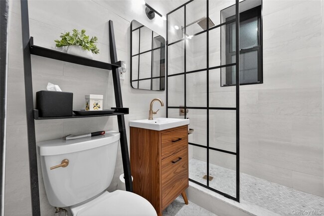 Building Photo - 407 West Dr