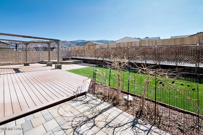 Building Photo - 2082 Whitecliff Dr