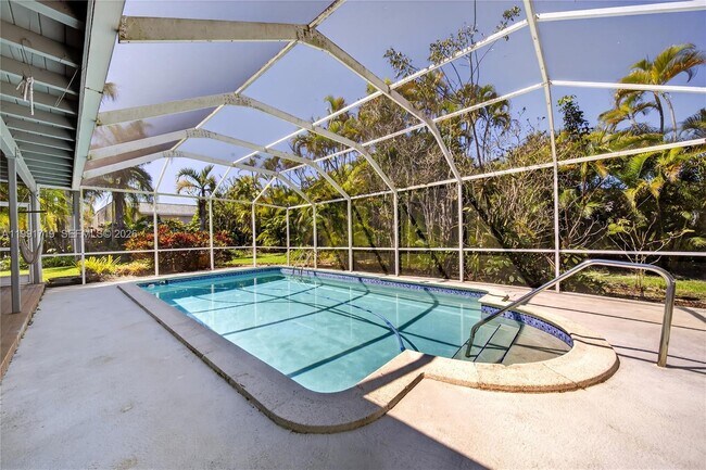 Building Photo - 10142 SW 79th Ave