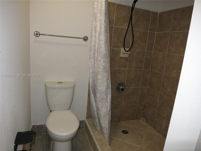 Building Photo - 10440 SW 156th Ct