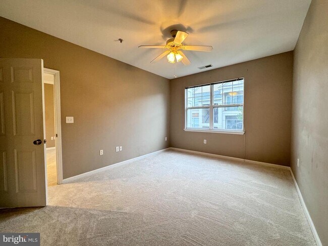 Building Photo - 12925 Centre Park Cir