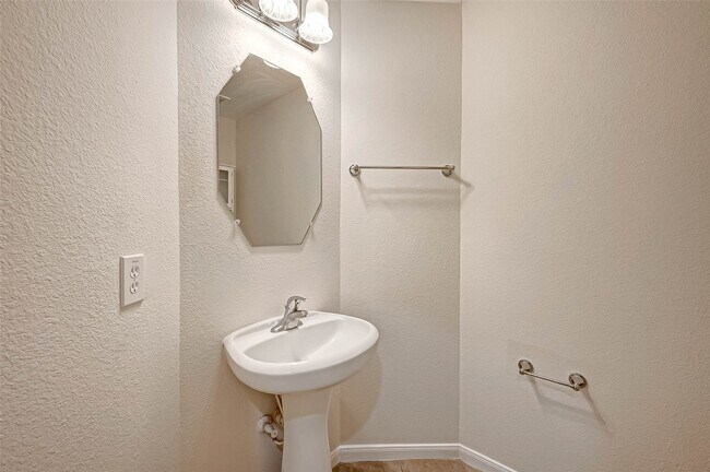 Building Photo - 5127 Birch Manor Ln