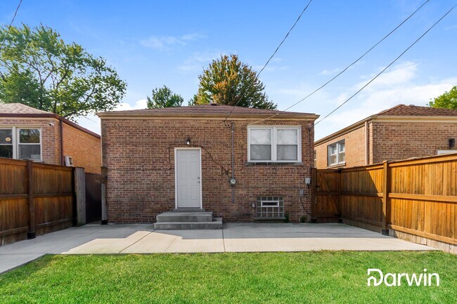Building Photo - 3008 W 107th St