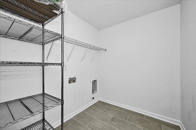 Building Photo - 3 Bedroom, 2 Bath home.