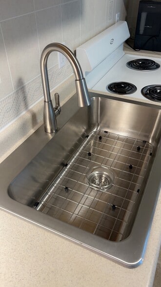 Sink and faucet picture 2 - 7 Callahan Dr