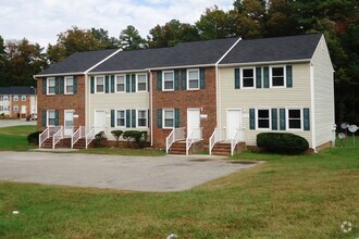 Building Photo - 3 Bedroom unit at The Commons