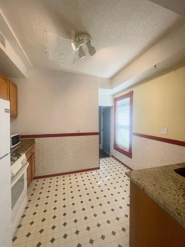 Building Photo - 5051 N Raleigh St