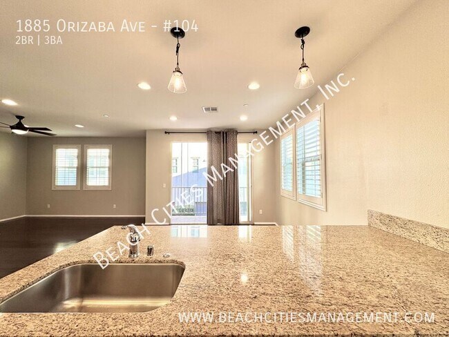 Building Photo - 1885 N Orizaba Ave