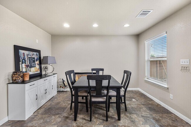 Building Photo - 4520 Graceful Ln