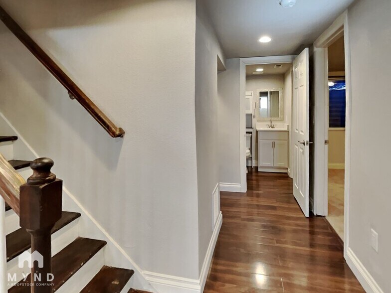 Building Photo - 2915 Sheridan Boulevard