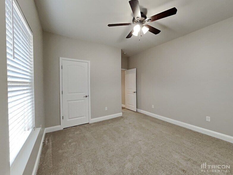 Building Photo - 506 Airdale Ln