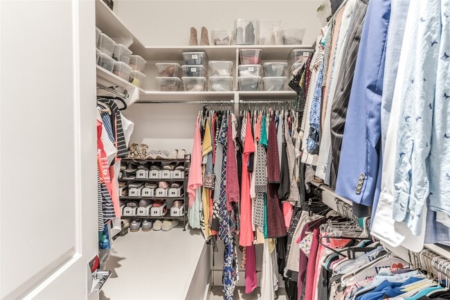 Building Photo - 1004 California St