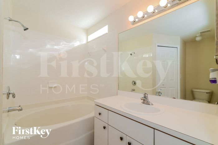 Building Photo - 6173 Skylarkcrest Dr