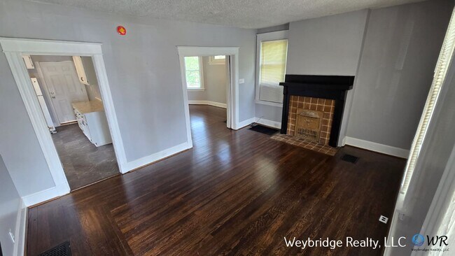Building Photo - 3-Bed 1 Bath House located in a cul-de-sac...