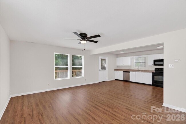 Building Photo - 458 Settlers Ridge Dr