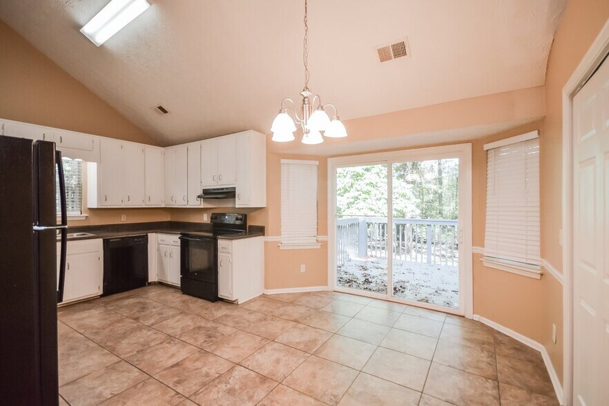 Building Photo - 130 Branchwood Dr