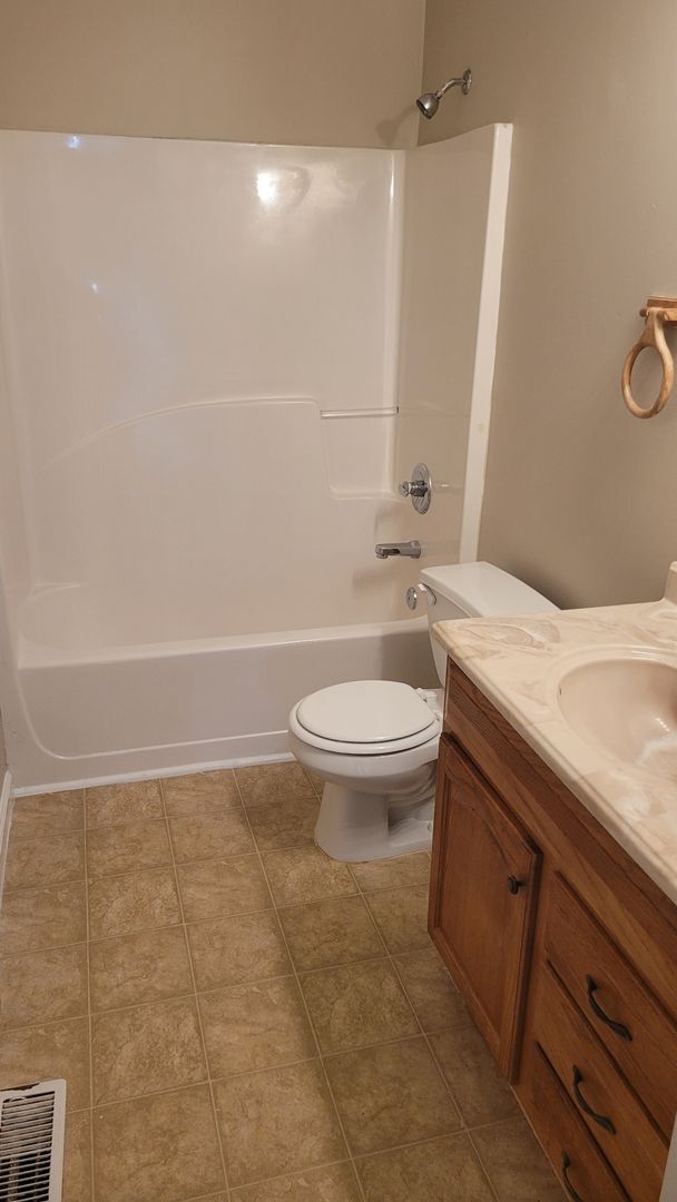 Building Photo - Spacious Home In Garner