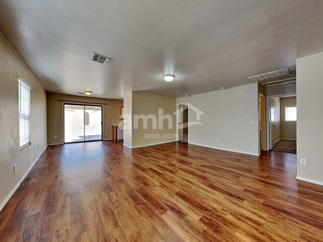 Building Photo - 10778 W Louise Dr