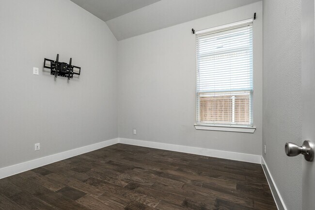 Building Photo - 2917 Saltwood Ct