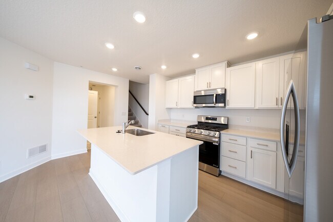 Building Photo - 15142 Archdale Ln
