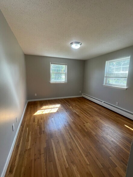 Building Photo - 1570 Willard Ave