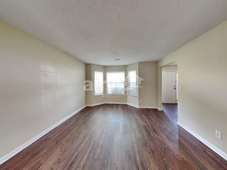 Building Photo - 4445 Tuckahoe Ct
