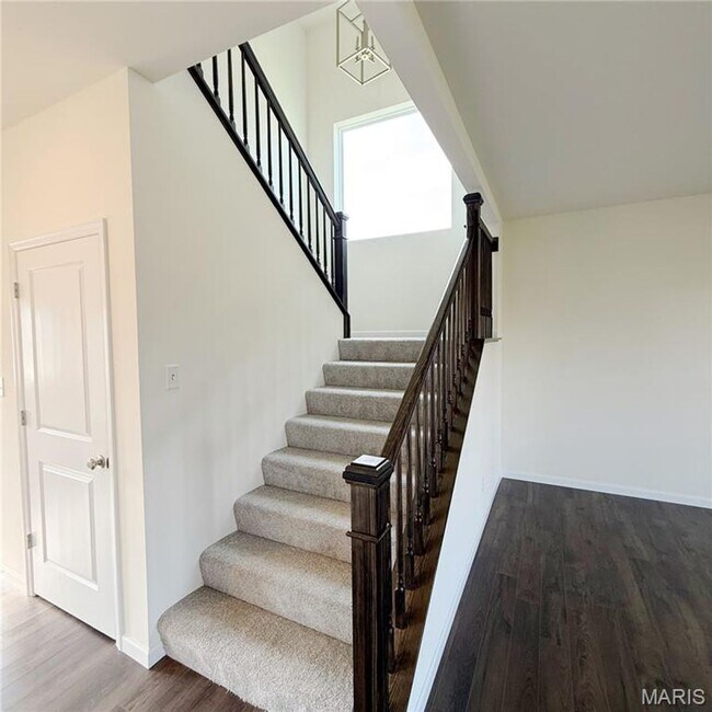 Building Photo - 302 Windmill View Court