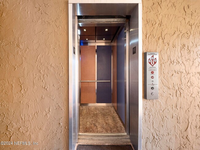 Building Photo - 880-A1A A1A Beach Blvd