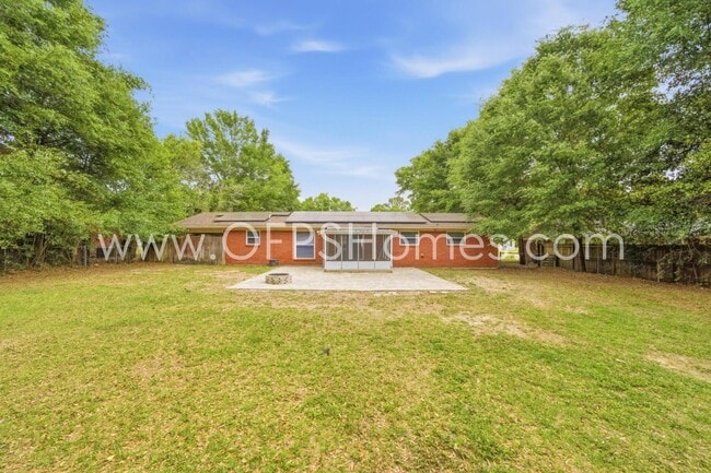 Building Photo - 127 Judith Dr