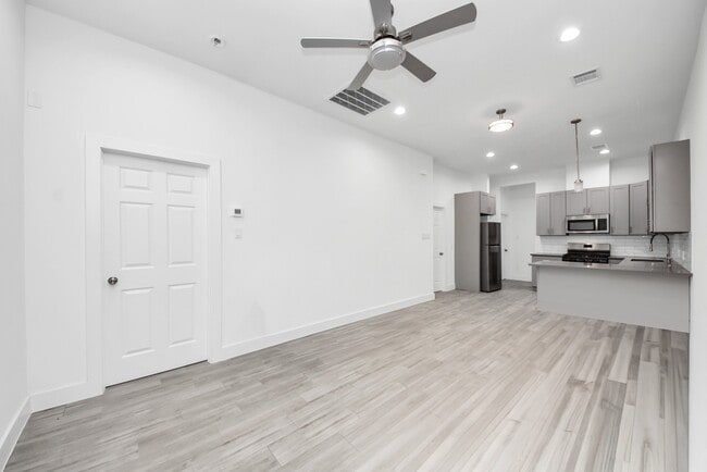 Building Photo - 7612 Easter St