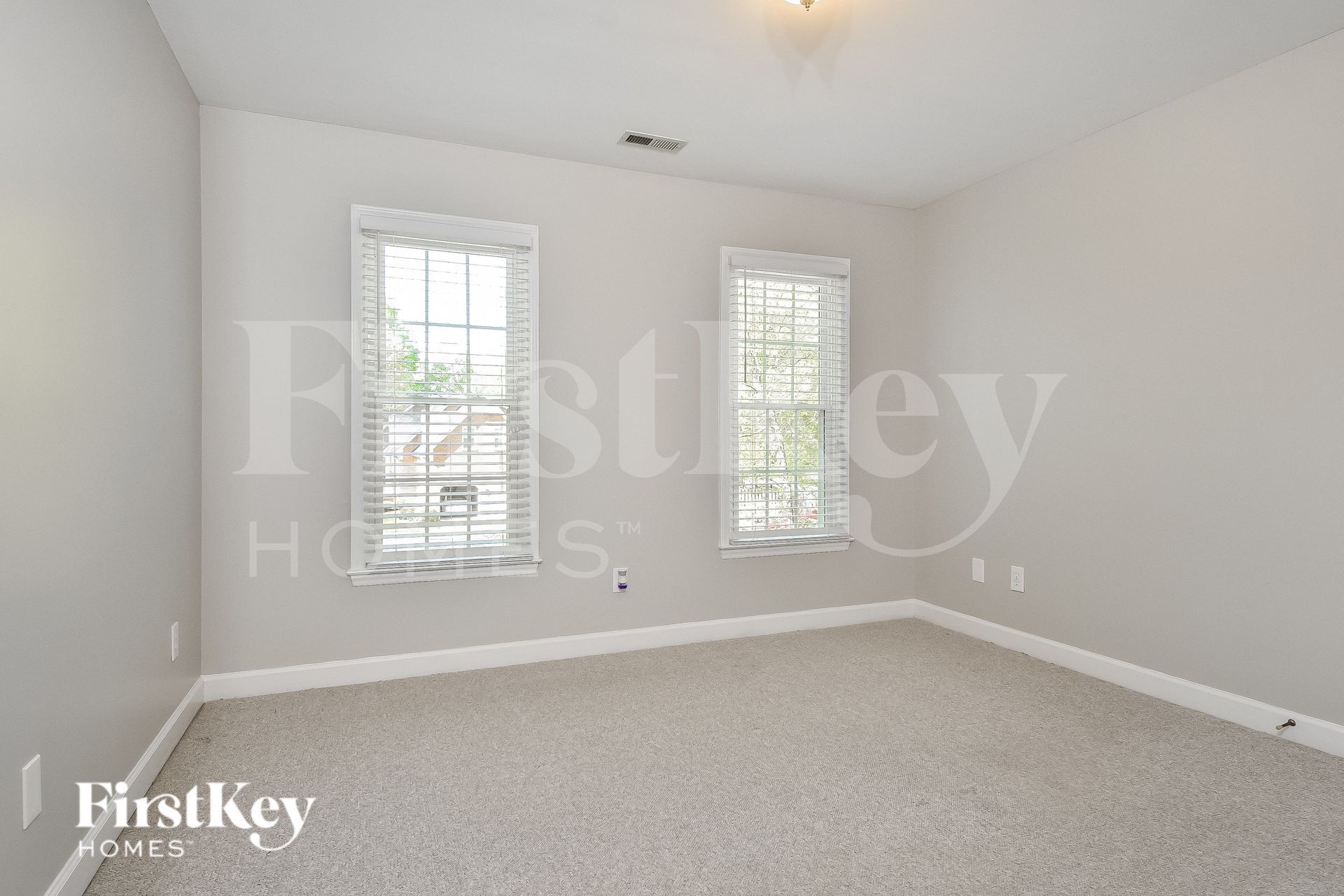 Building Photo - 11 Stonebury Ct