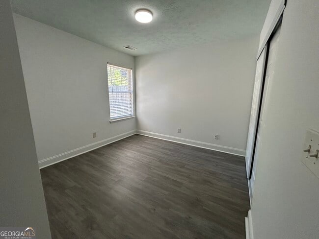 Building Photo - 2380 Lexington Ln