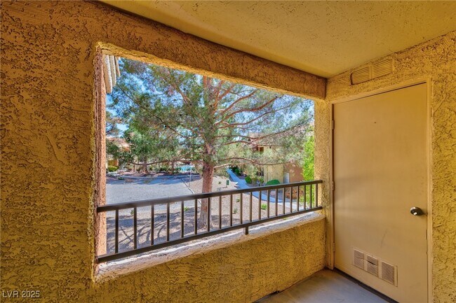 Building Photo - 2120 Ramrod Ave