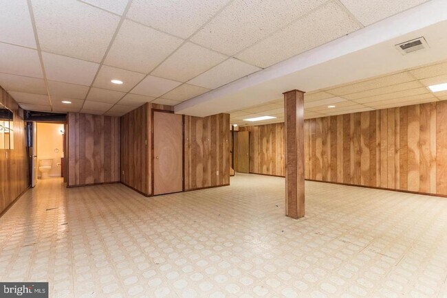 Building Photo - 1209 Crockett Ln