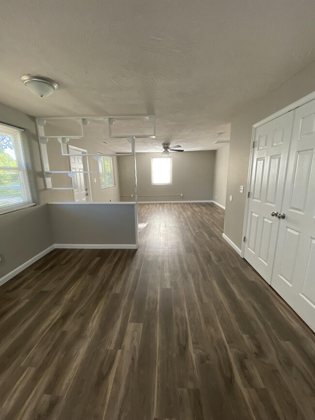 Building Photo - 1628 W Scott St