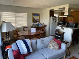 Building Photo - 818 Hygeia Ave