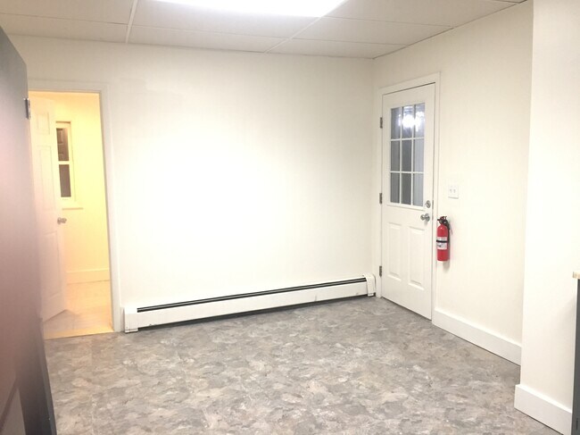 Building Photo - 125 Manhattan Dr