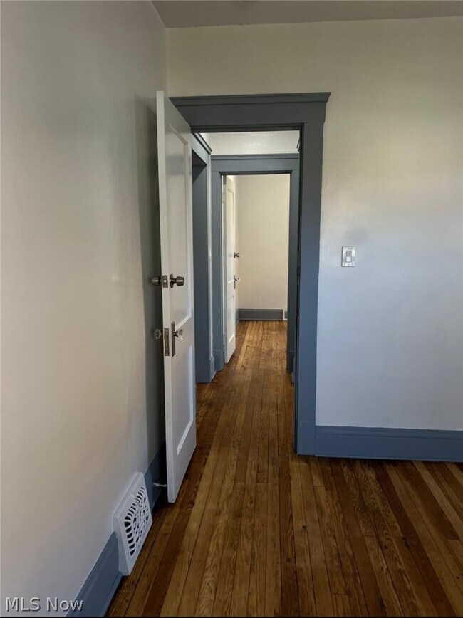 Building Photo - 2164 W 100th St