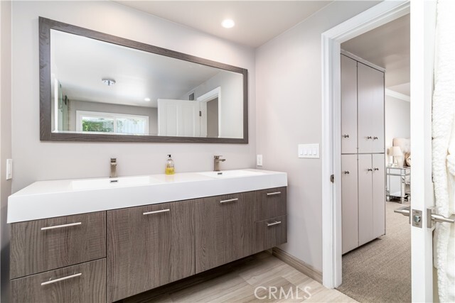 Building Photo - 3546 Berry Dr