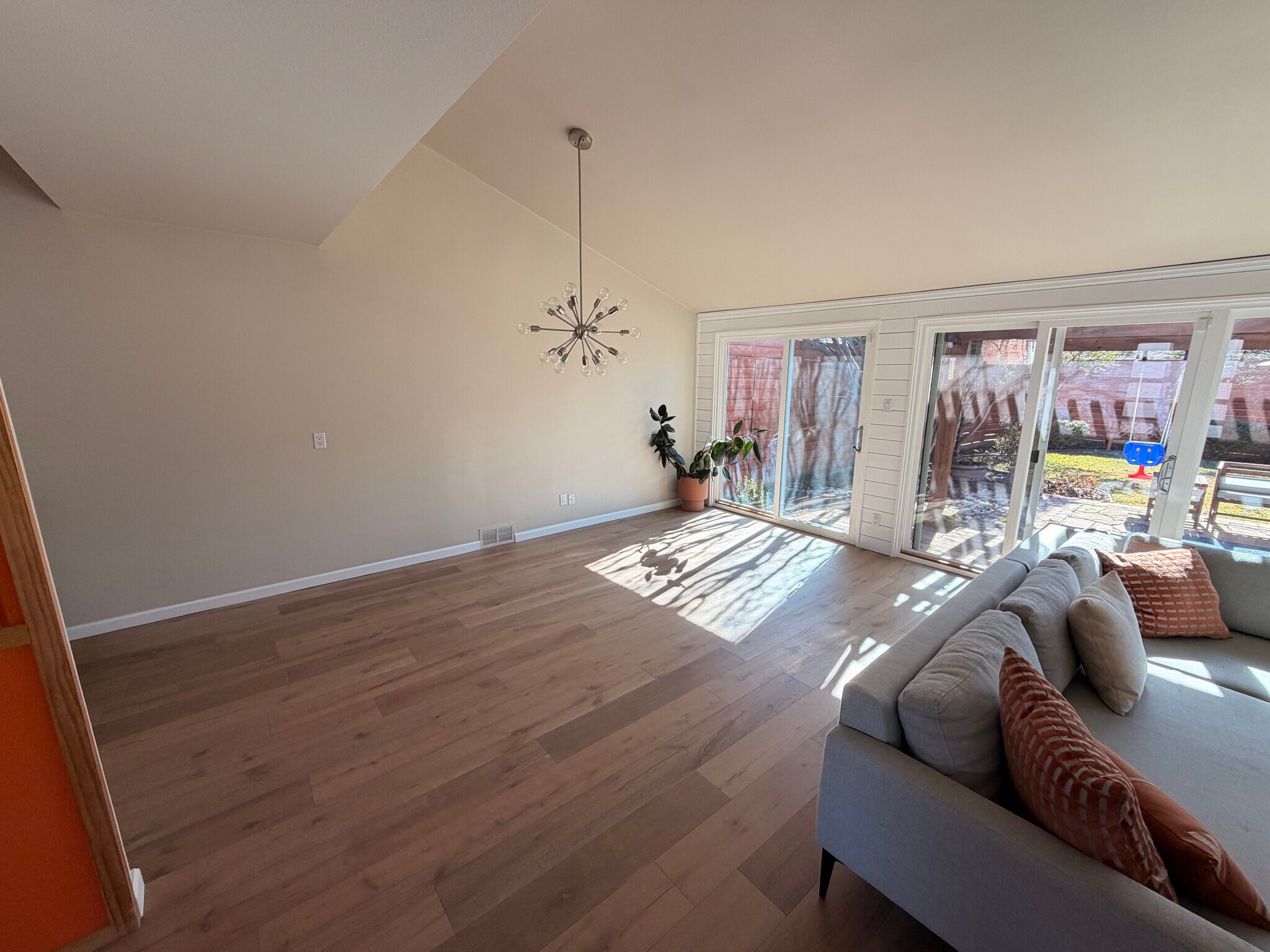 Mid-century modern with open floor plan and tons of natural light - 3414 Winged Foot Ct