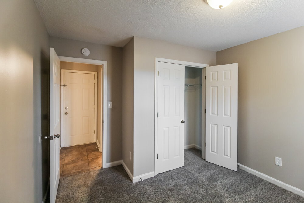 Building Photo - 7152 Ravenwood Ln