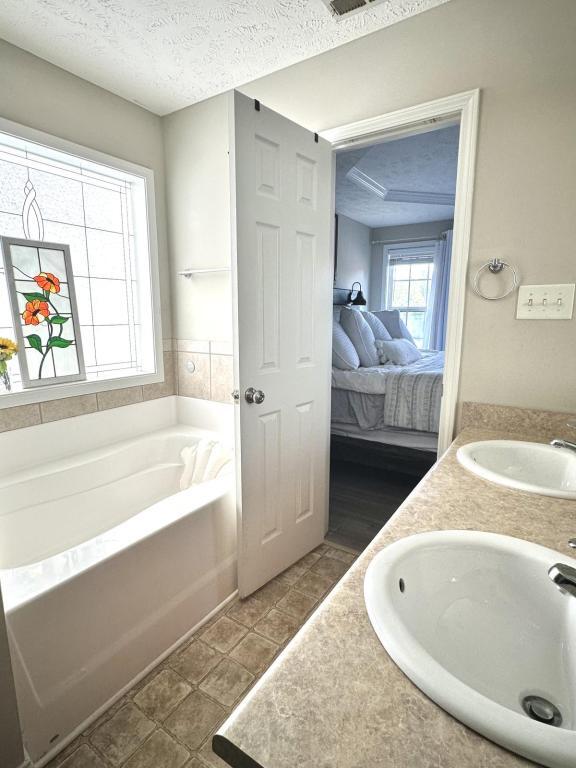 Building Photo - 591 Copper Creek Dr