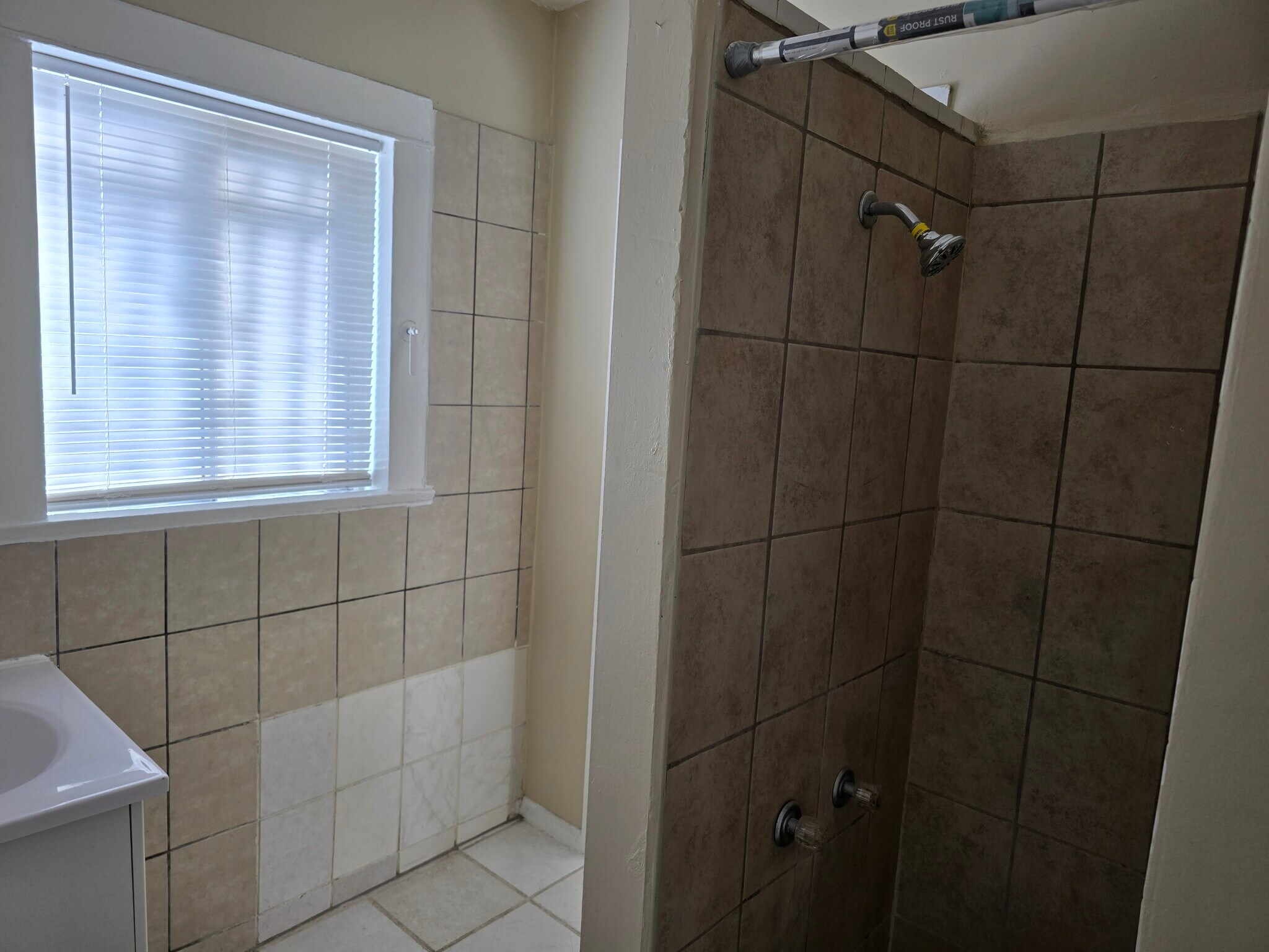 Building Photo - 336 W 41st St