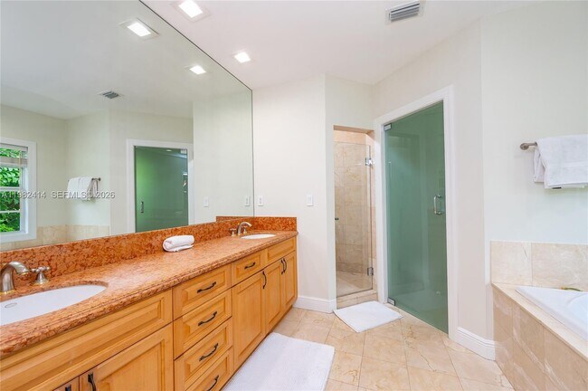 Building Photo - 760 Glenridge Rd