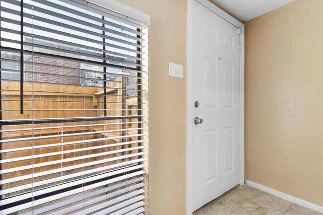 Building Photo - 9550 Deering Dr