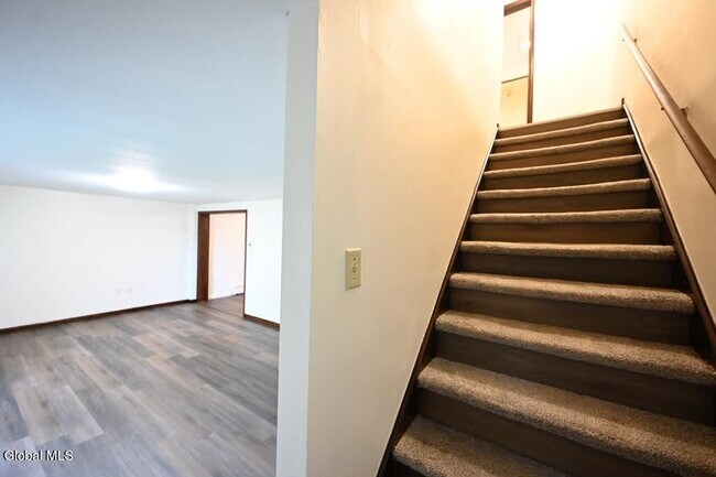 Building Photo - 229 Middletown Rd