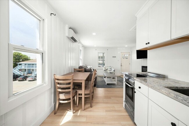 Building Photo - 11 43rd St